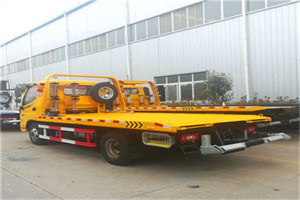 姜堰附近拖车救援搭电