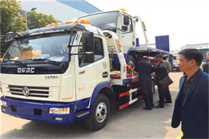 姜堰汽车道路救援拖车价格